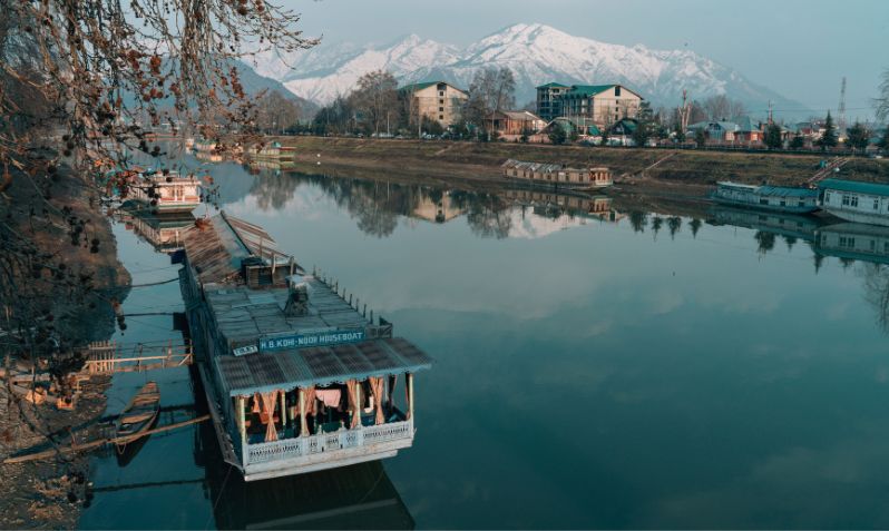 Kashmir 6 Nights 7 Days Tour